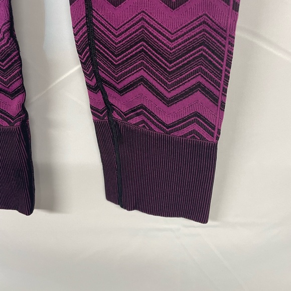 Women’s size 6 lululemon Ebb to Street pants - Picture 4 of 6